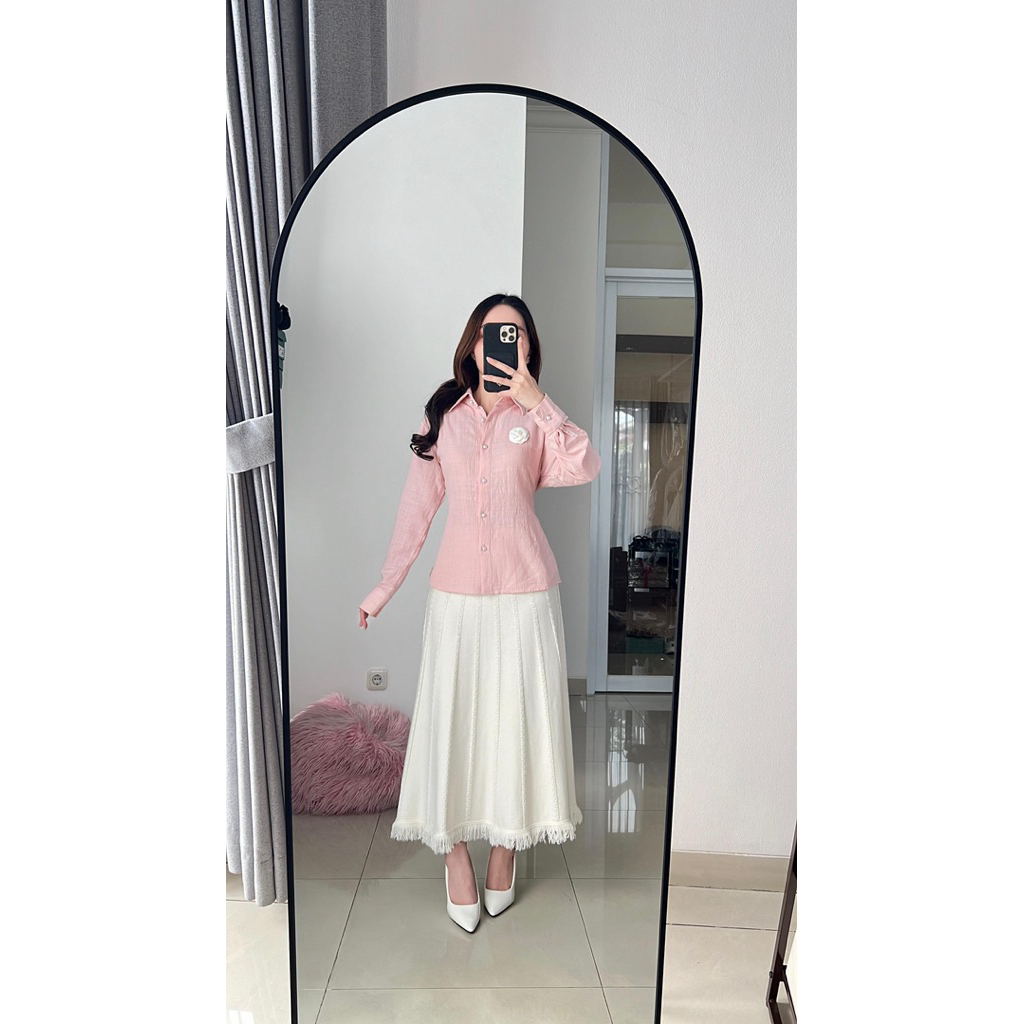 Kemeja Fitted Chanel Flower | MOLU.ID