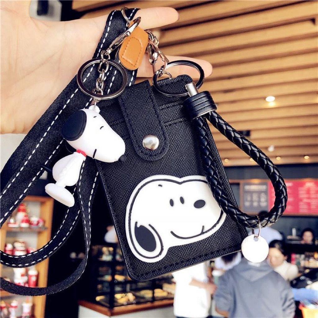 

[PREORDER] Gantungan Kunci & Card Holder Karakter Snoopy – Anti-Magnet, Dengan Tali Gantung