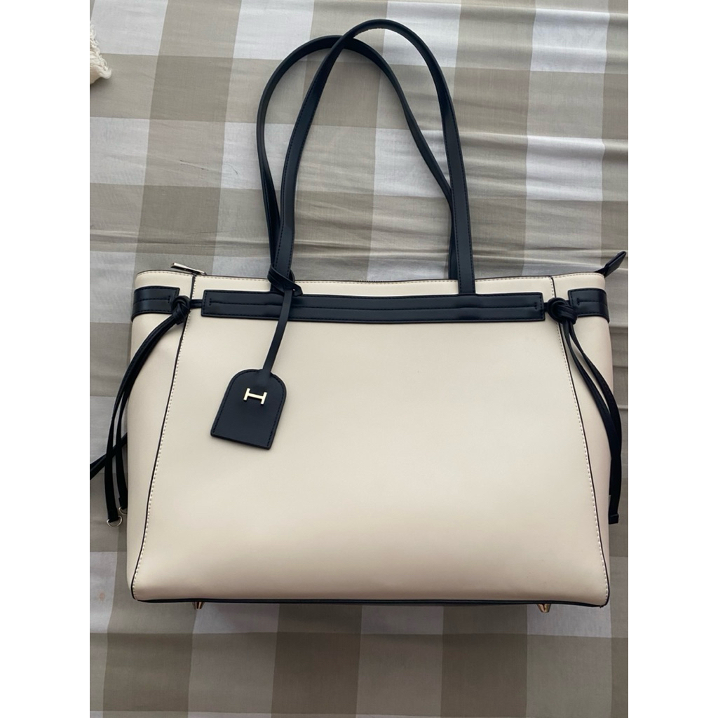 Hush Puppies Tote Bag Ayla Size L Black – Preloved, Kondisi Mulus + Dust Bag