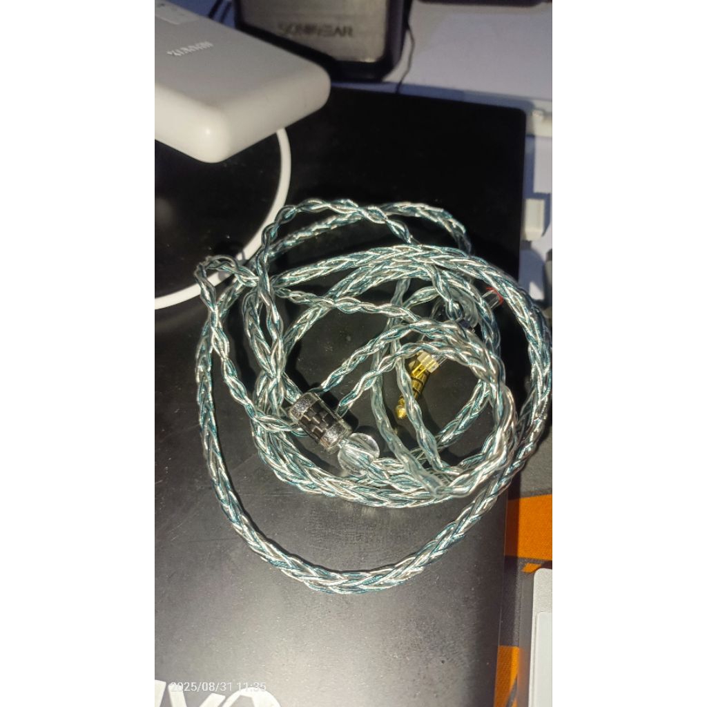 kabel iem bekas xinhs rainbow blue 4.4mm2pin