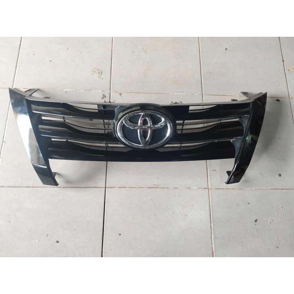 gril atas fortuner vrz hitam glosy 2016_2020