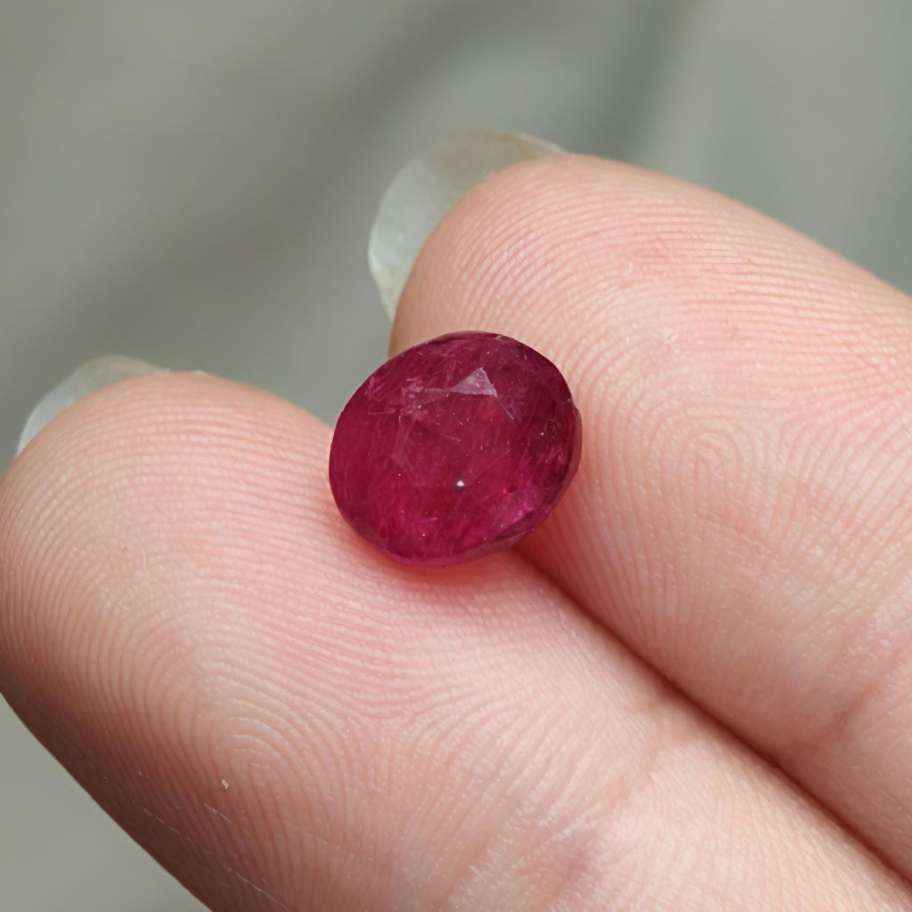 Natural Ruby NTE Madagascar 2,77ct Red Memo GRI