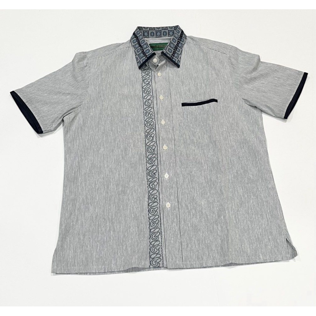 Kemeja Garis Salur Verde Abu