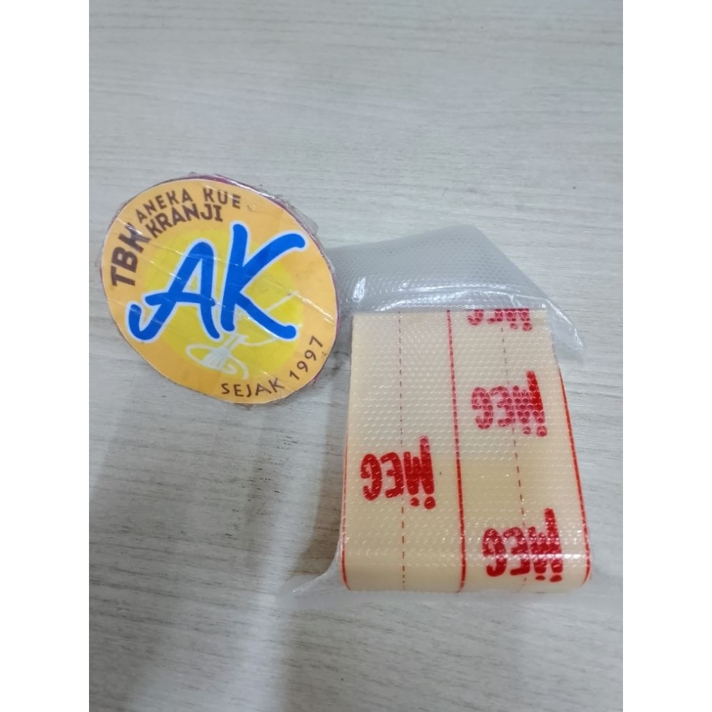 

KEJU POTONG MURAH KEJU POTONG 250GRAM EKOMIS KEJU MERK MEG