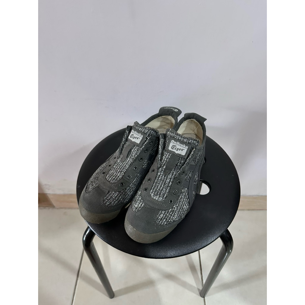 Onitsuka Tiger Slip On Grey - EU 37.5
