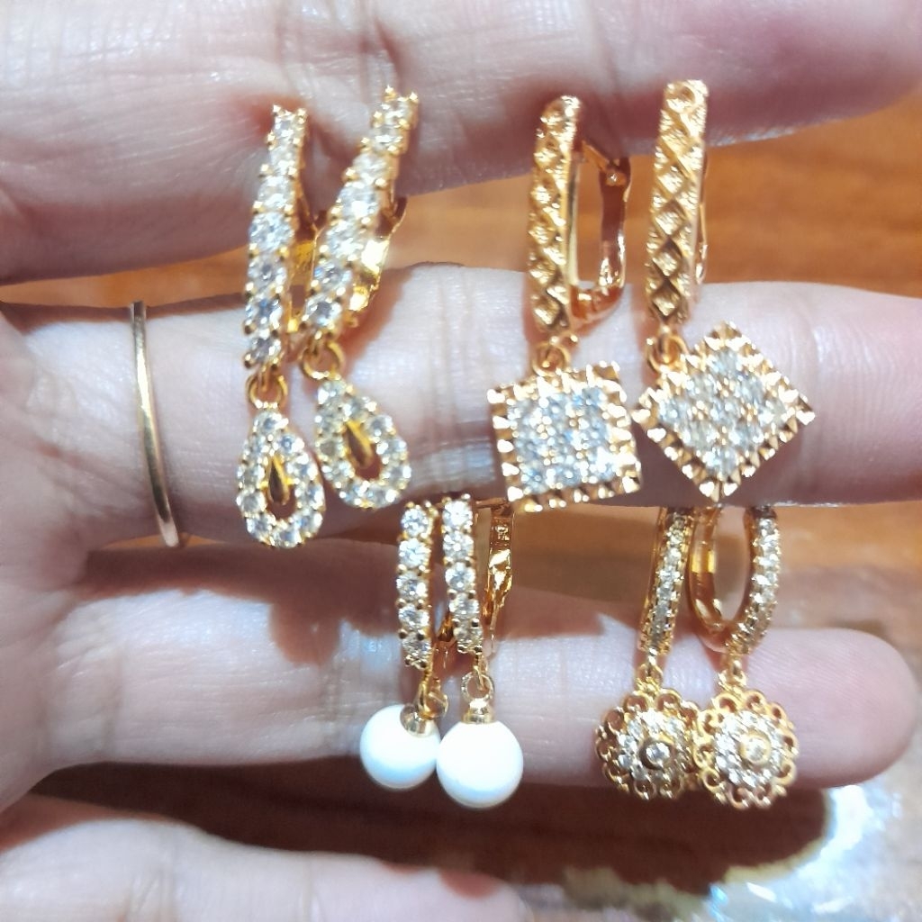 Anting klip drop lapis emas anting tiruan emas aneka model