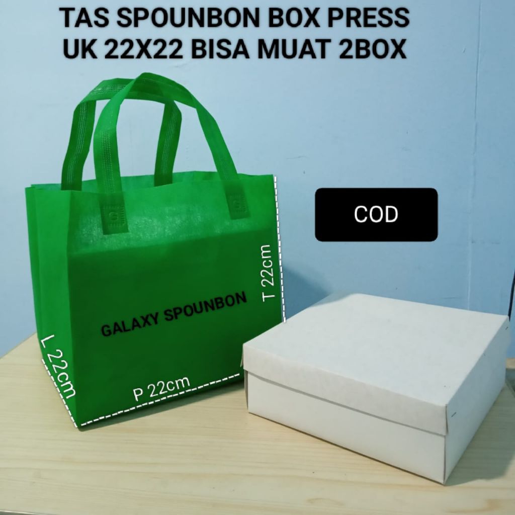 

isi 12 pis. tas bok nasi uk22x22. muat 2.sampe.3 bok nasi sekaligus. tebal gramsi65 stok redy warna bayak