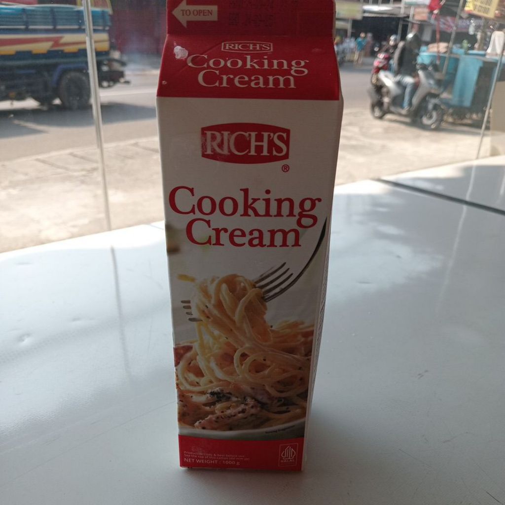 

rich's cooking cream 1liter (hanya bisa menggunakan sameday atau instan)