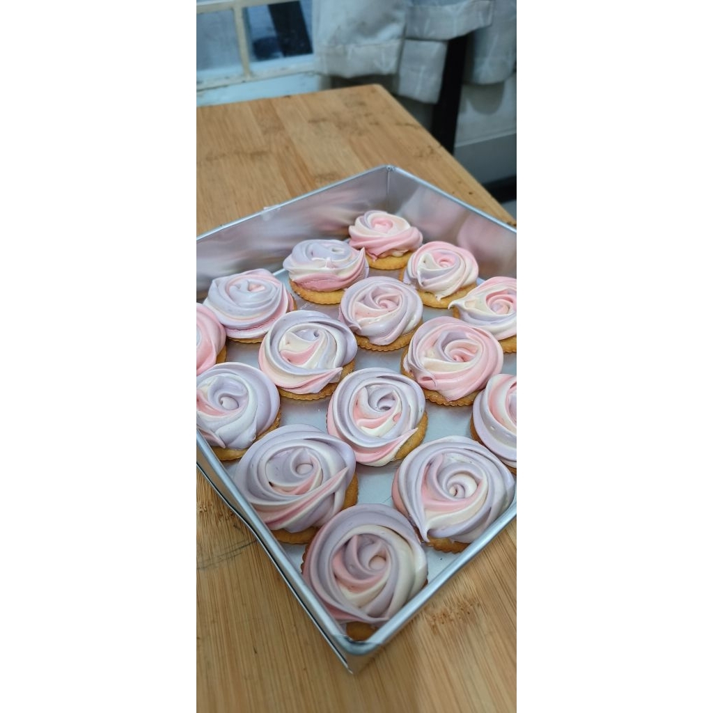 

flower cookies cemilan manis anek rasa home made tanpa pemanis buatan