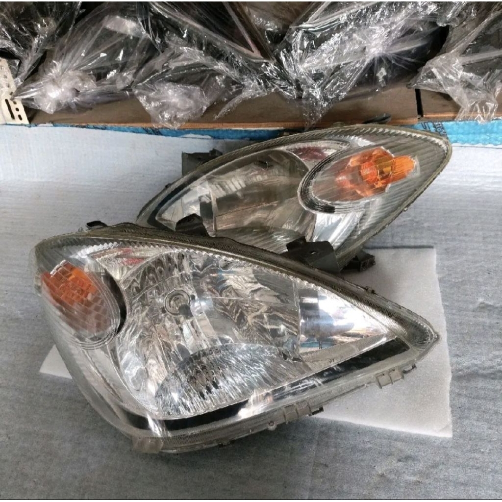 HEADLAMP LAMPU DEPAN MOBIL AVANZA XENIA 2007 2008 2009 2010 2011 ORIGINAL SEPASANG