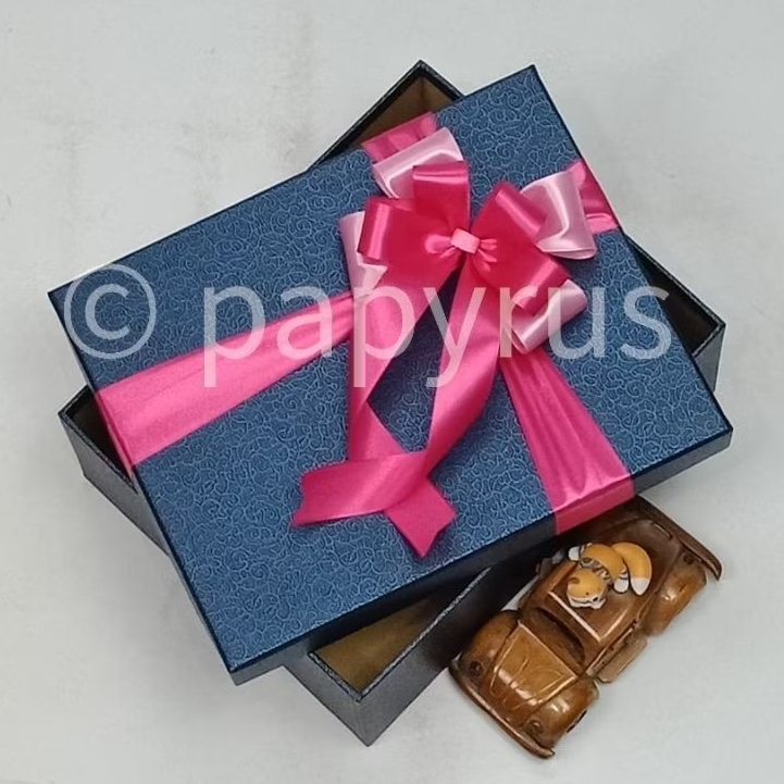 

PAPYRUS 20x25 Tinggi 5cm Kotak Kado Gift Box Hardbox Hampers Hadiah V1