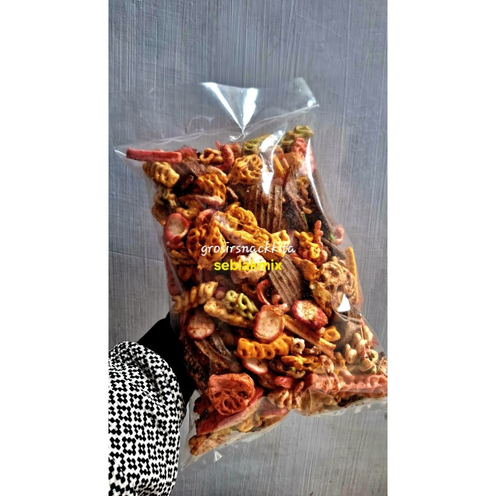 

Krupuk seblak mix pedas paling laris enak dan renyah 500gr