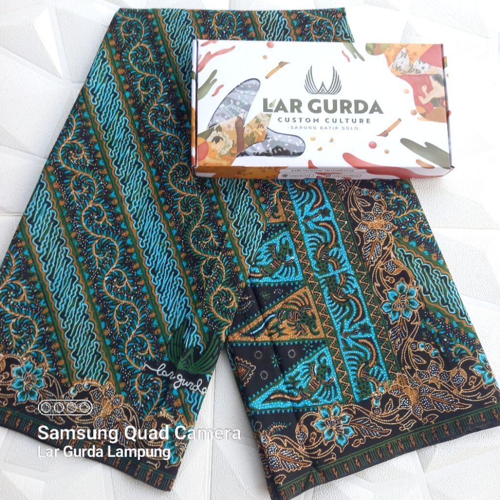 Sarung batik Lar Gurda seri granitan