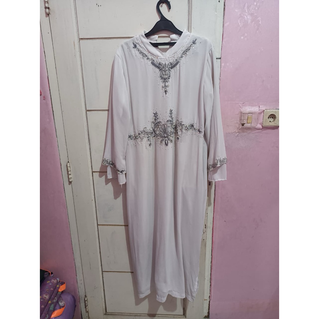 Kaftan abaya putih
