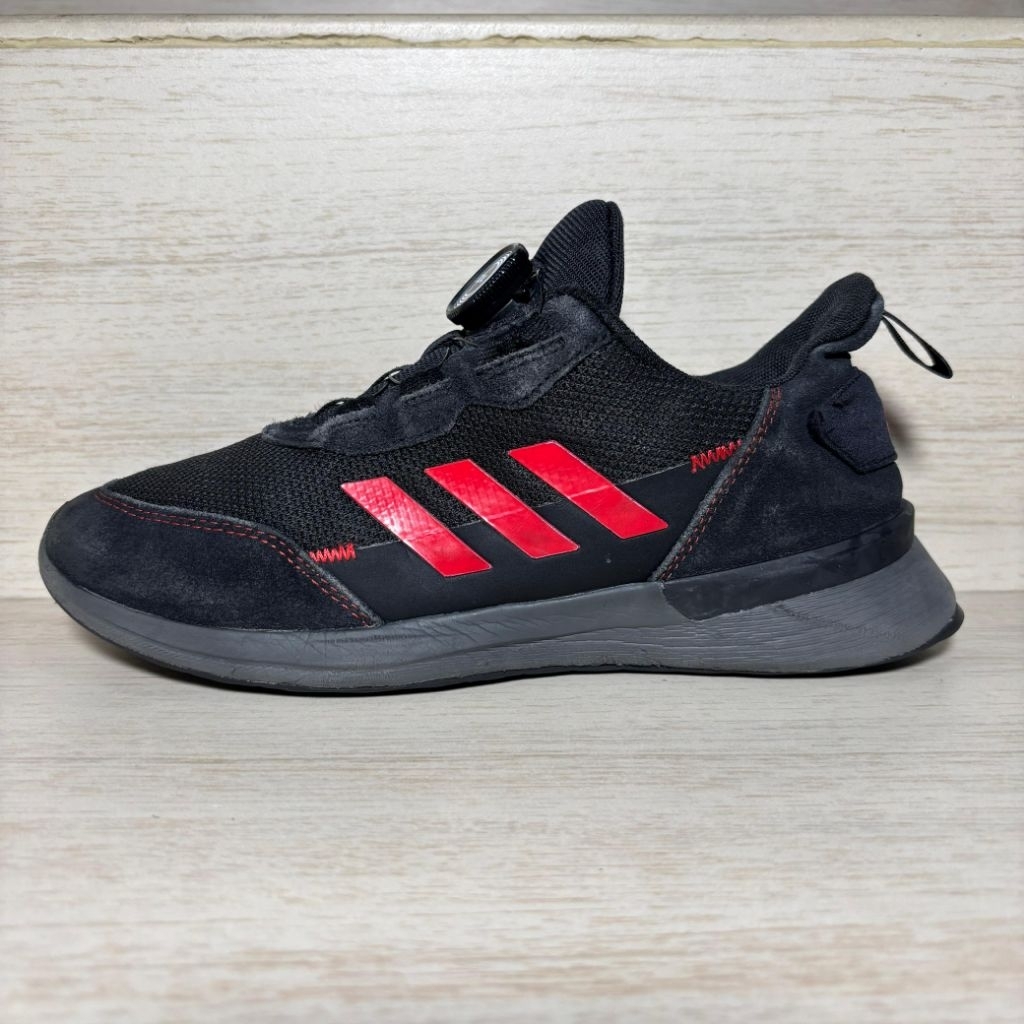 SEPATU OUTDOOR  TREKKING HIKING & RUNNING ADIDAS BOA SYSTEM / TALI PUTAR SECOND ORIGINAL  [ MURAH ]