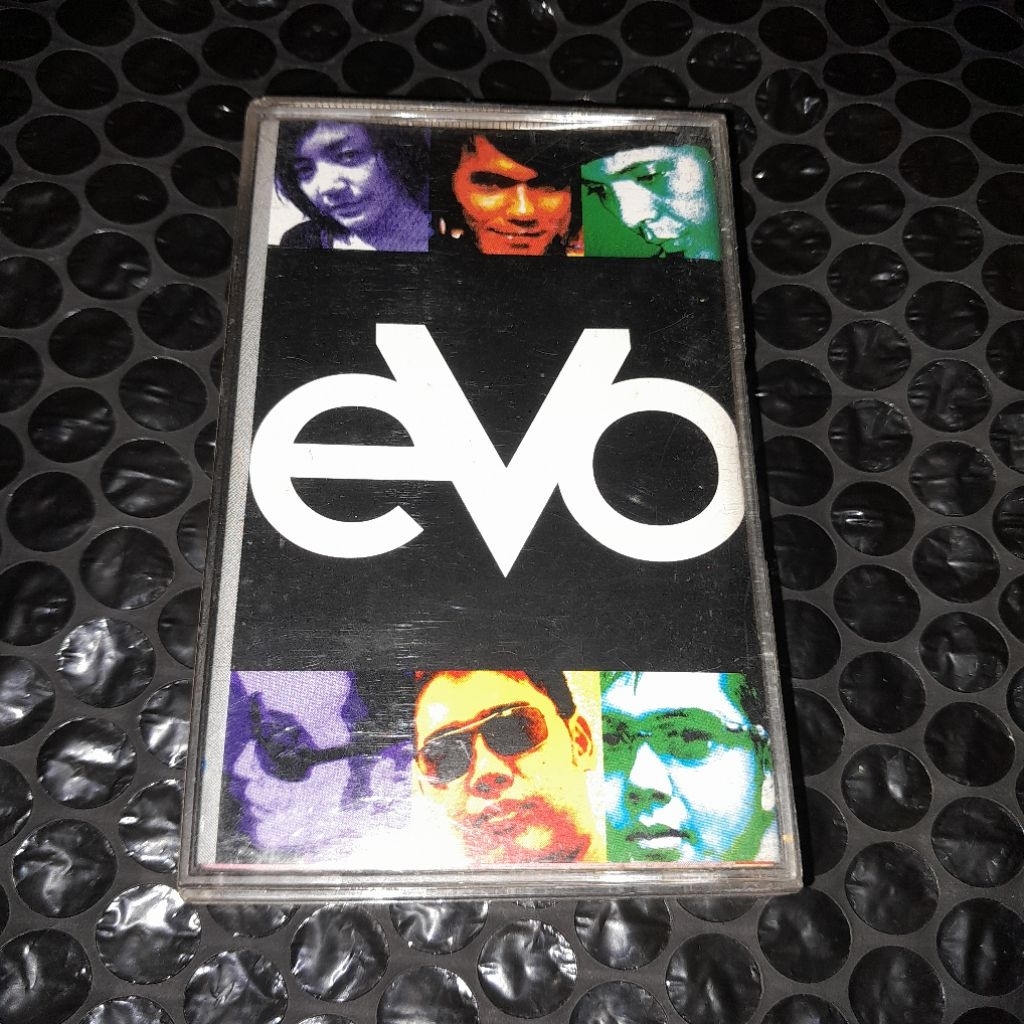 kaset pita EVO band selftitled