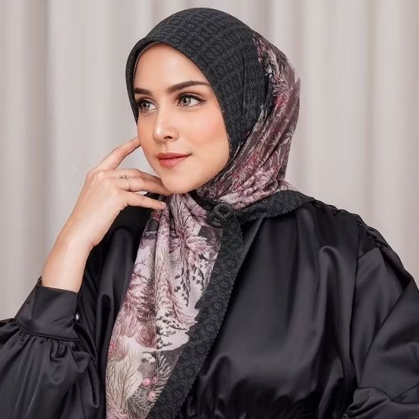 New BUTTONSCARVES HOLIDAY SERIES