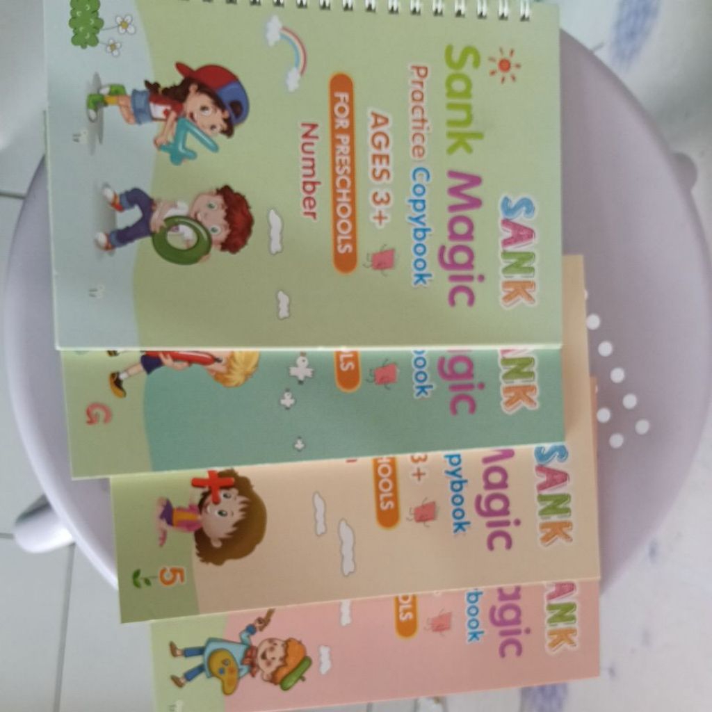 

Buku Sank Magic isi 4 buku tidak ada pen nya bisa pakai Pensil ya