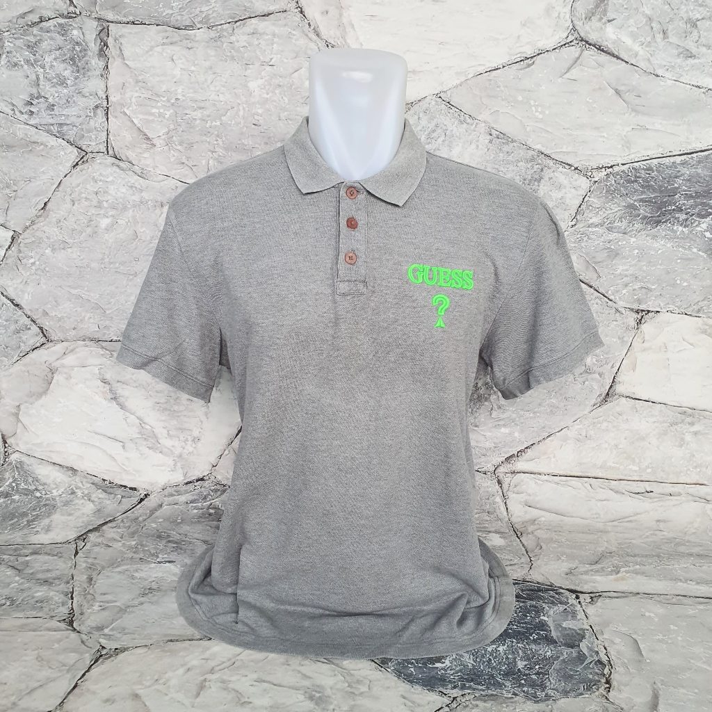 Baju Kaos Polo GUESS Jeans - Size L sd XL / LD 55 cm - Original - Second