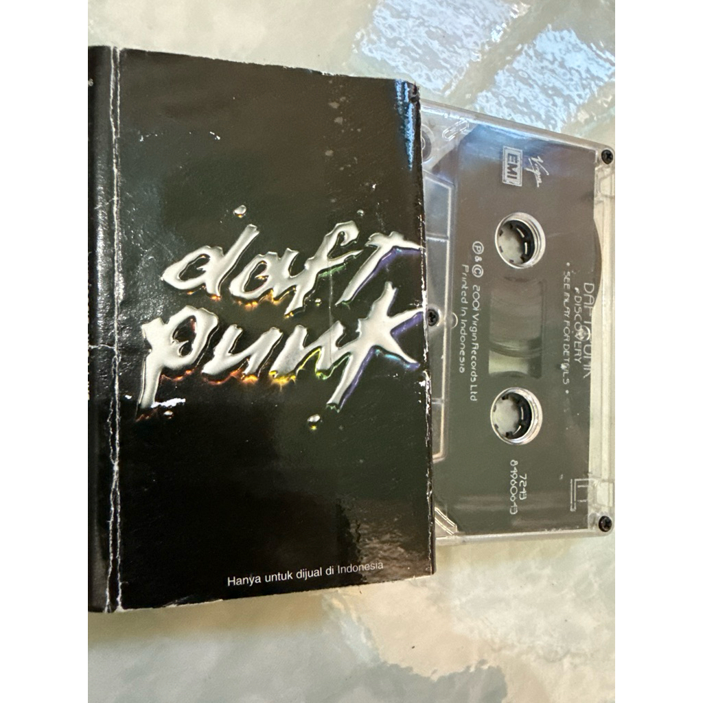 kaset pita daft punk discovery