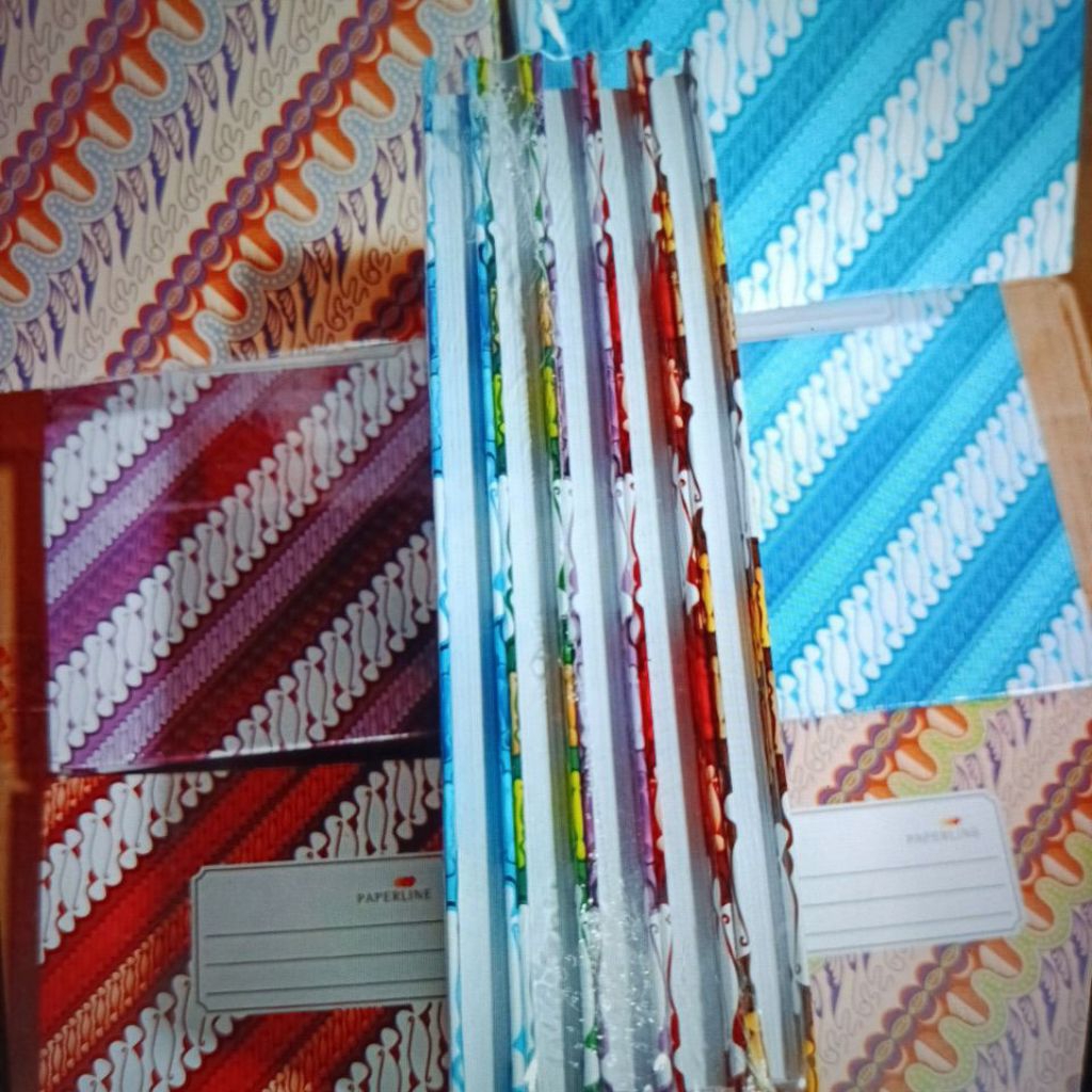 

buku hard cover Quarto 100lbr paperline 5 buku