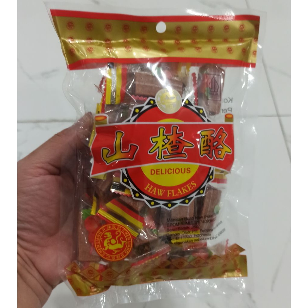 

Manisan Buah Sanca Haw Flakes Jelly Candy 250g / Permen Sanca Bentuk Kotak Berlapis 250g