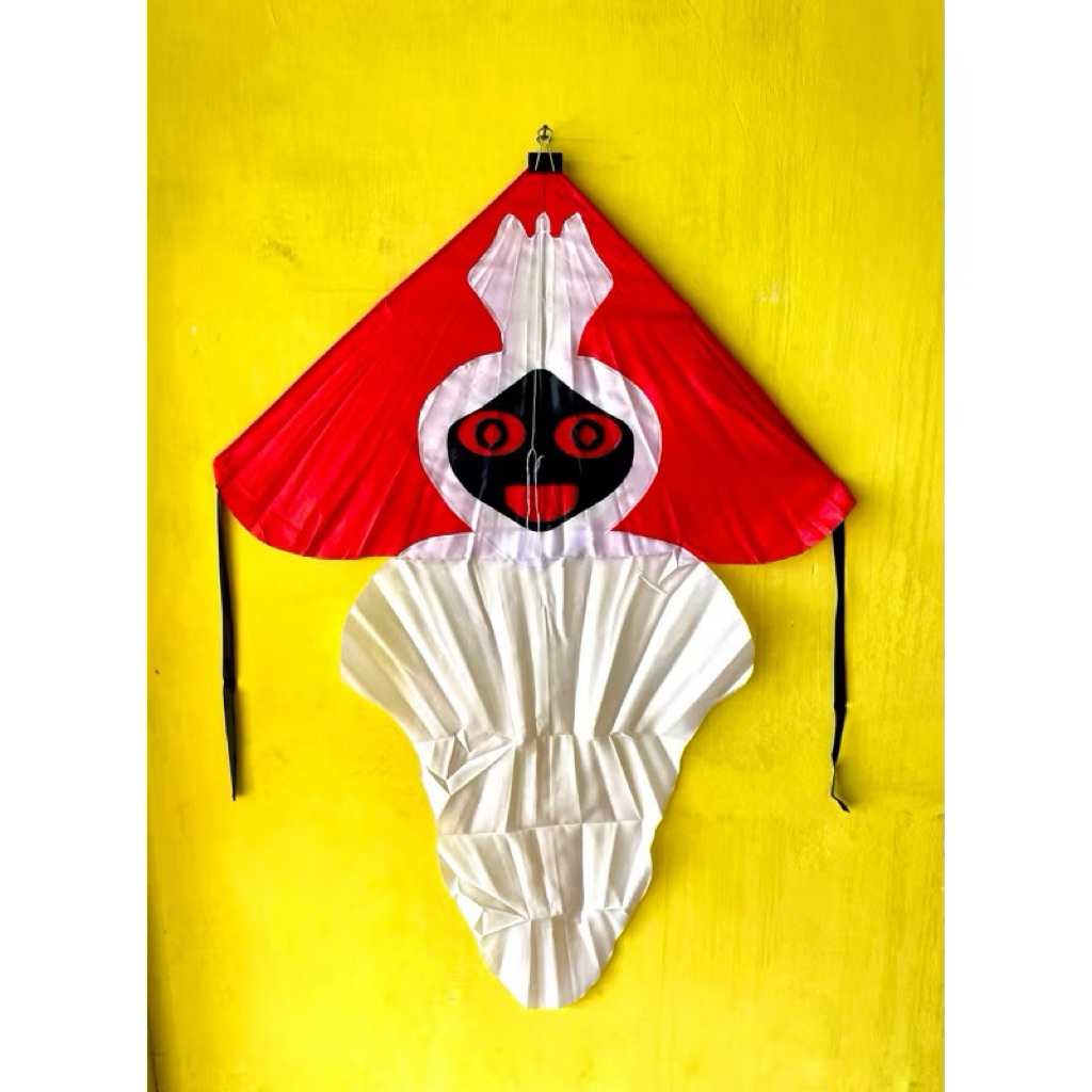 Layangan Karakter Pocong Kunti Ukuran 80cm -+5cm Layangan Kain Pocong Kuntilanak