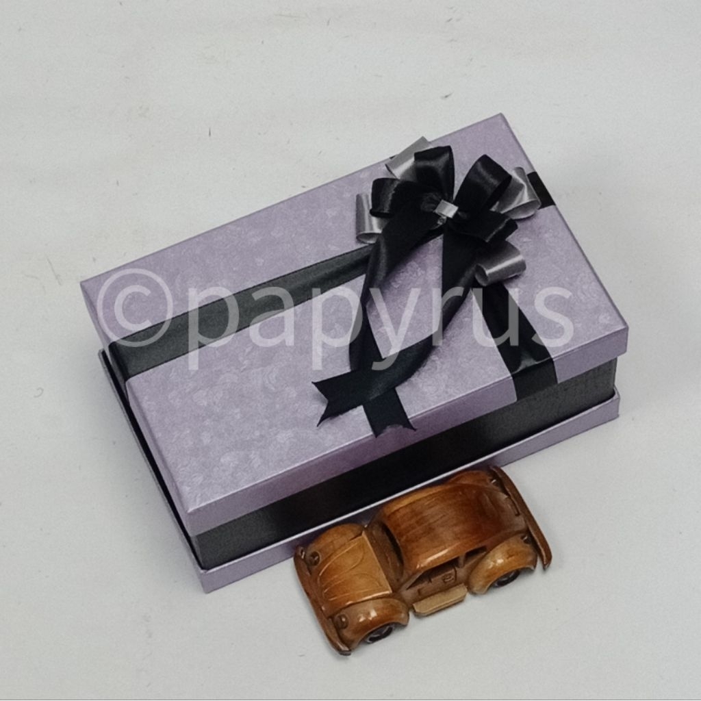 

PAPYRUS Sandwich 15x25 Tinggi 30cm Kotak Kado Gift Box Hardbox Hampers Hadiah V3