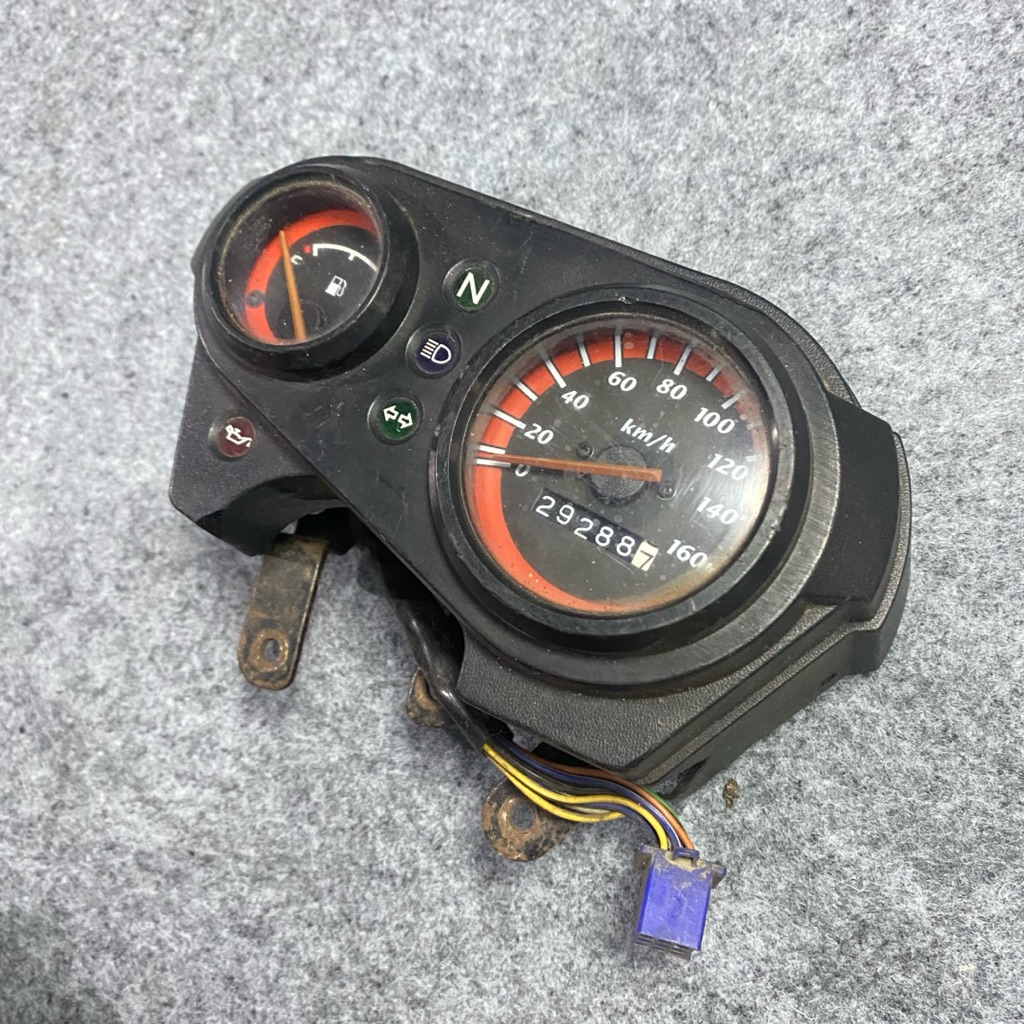 borongan spedometer, indikator gigi+breket, breket lampu depan suzuki rk cool original