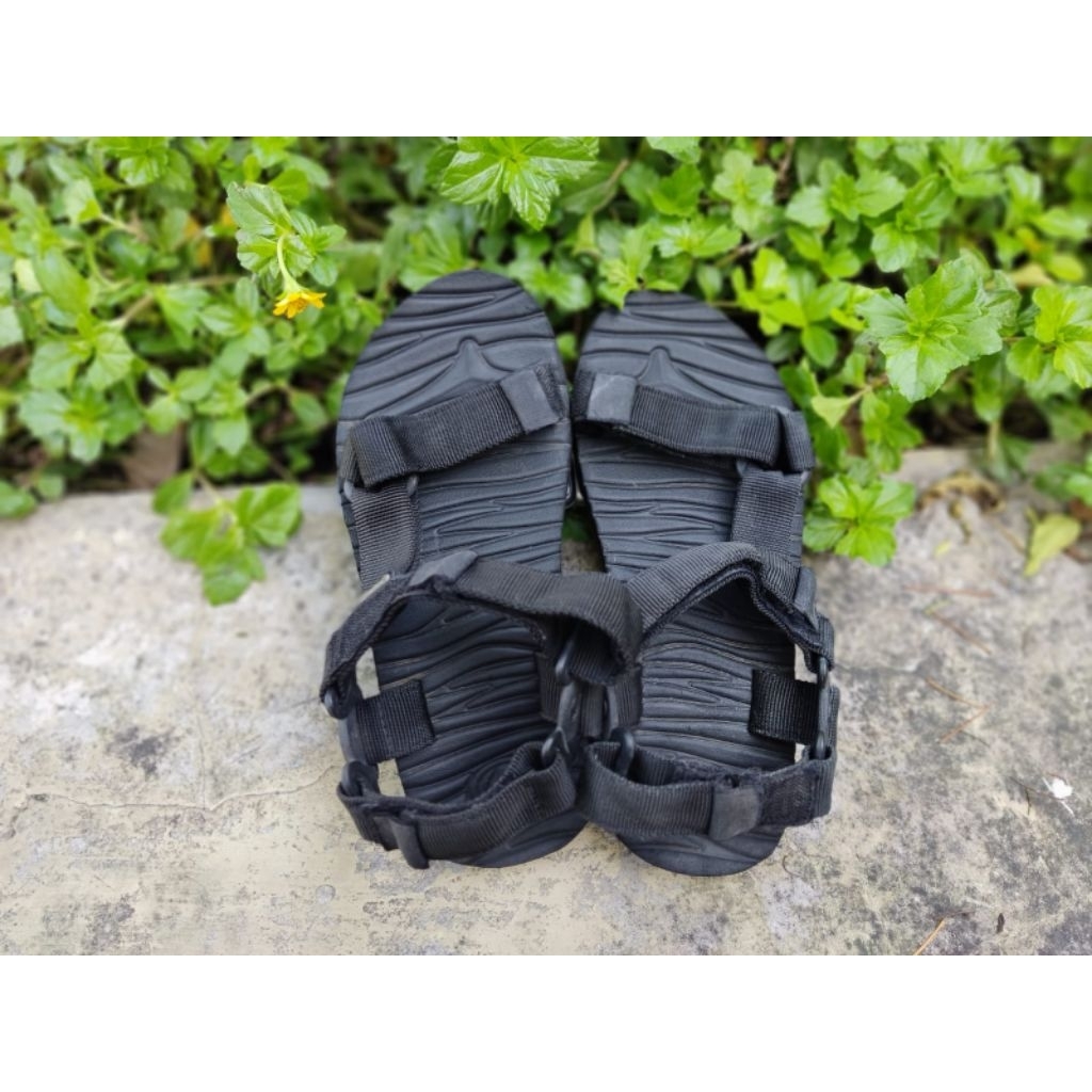 SANDAL GUNUNG EIGER ORIGINAL KONDISI BEKAS  UKURAN-37