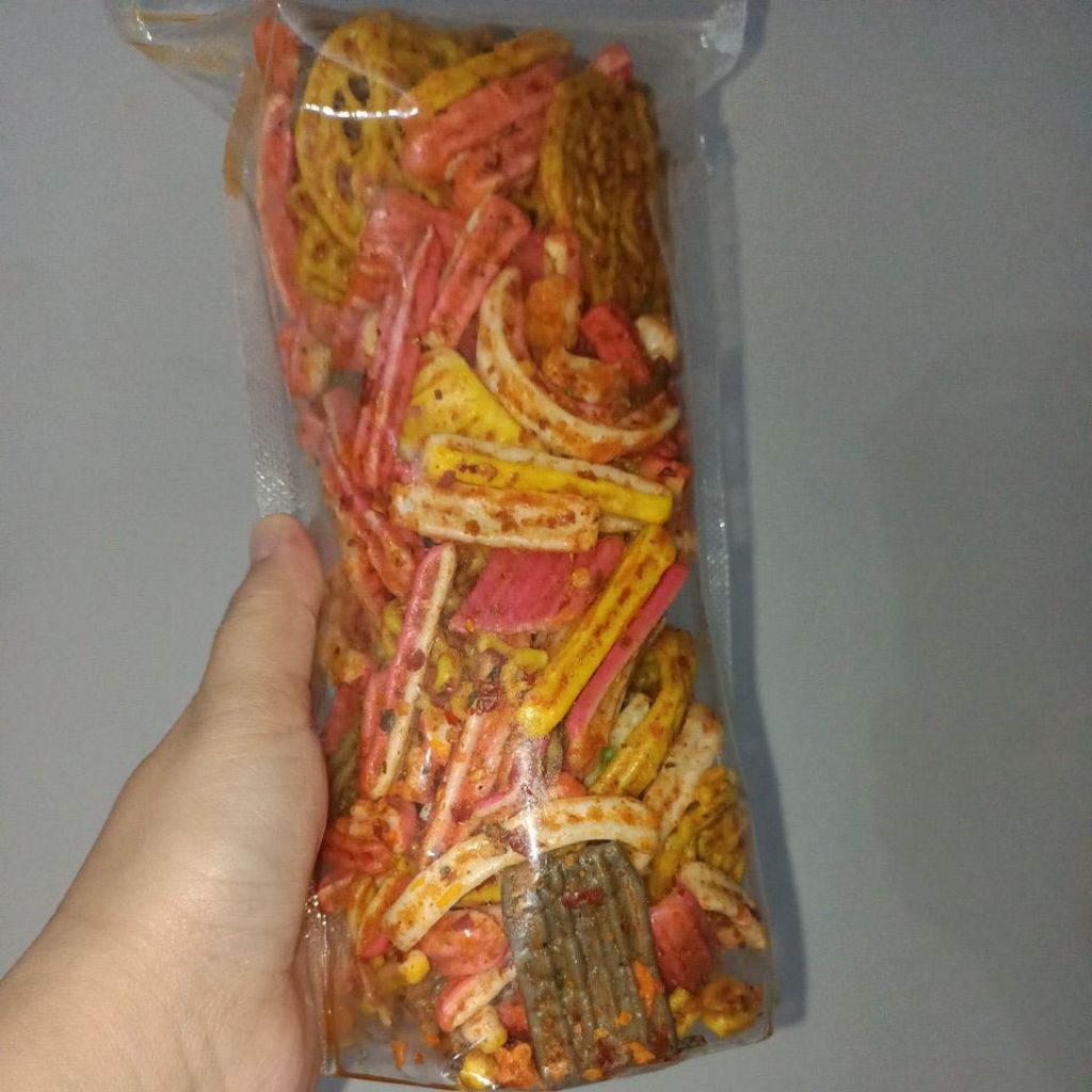 

kerupuk SEBLAK MIX PREMIUM PEDAS 250gr