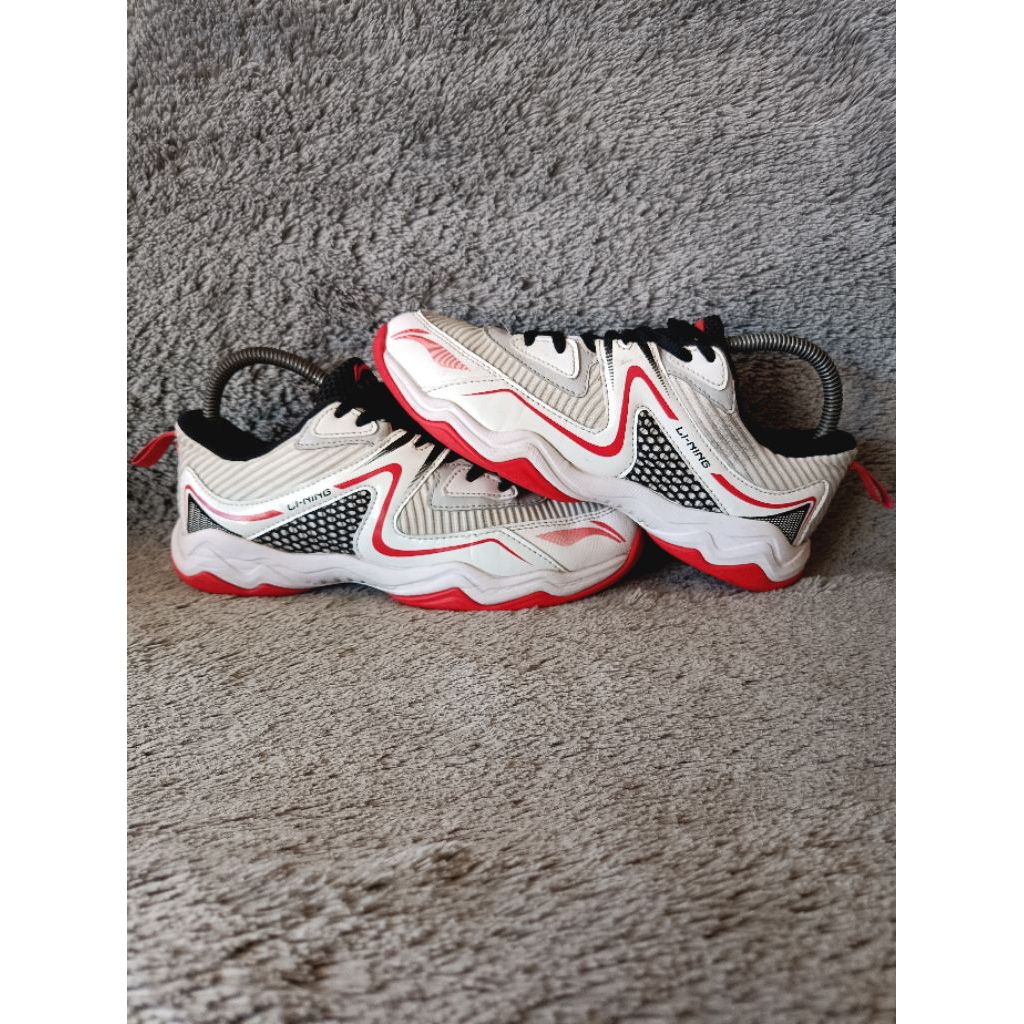 SEPATU BADMINTON LINING SIZE 37 ORIGINAL SECOND PRIA WANITA RINGAN