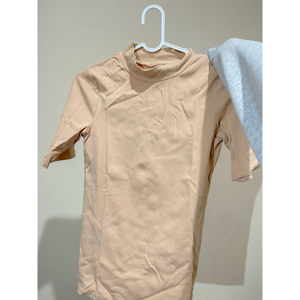 Preloved UNIQLO turtle neck