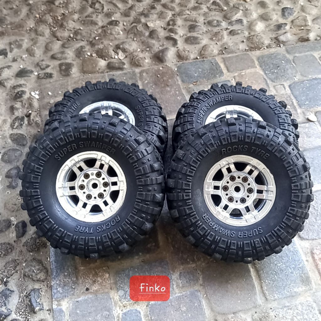 rc part 4 pcs velg 1.9 plastik chrome beadlock + ban super swamper soft (dalem udah dikasih dacron).