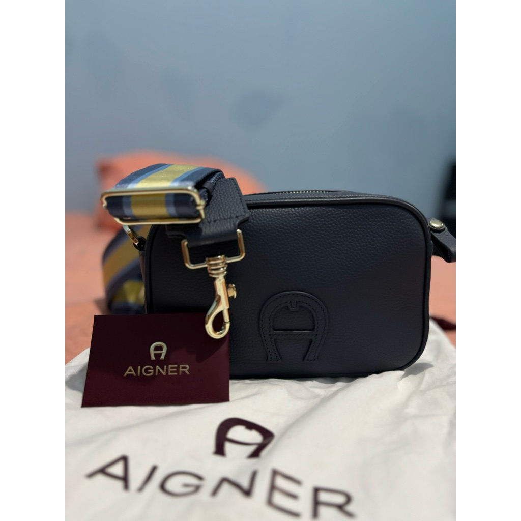 Camera Bag Aigner harga termasuk biaya admin
