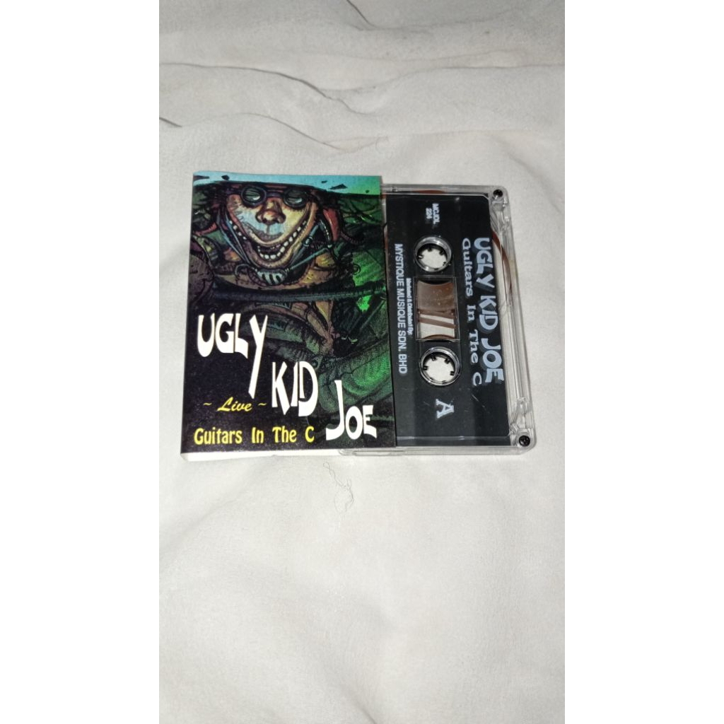 Kaset Impor Rilisan Malaysia Ugly Kid Joe Album Live Guitars In The C