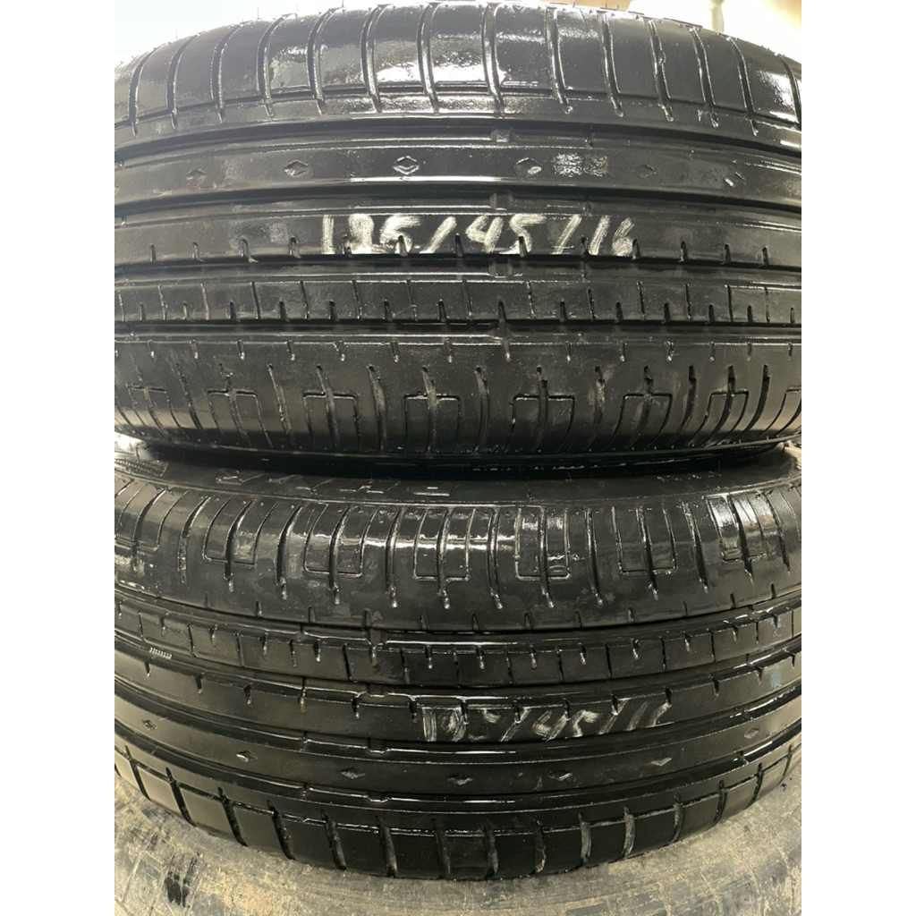 ban accelera 195/45 R16