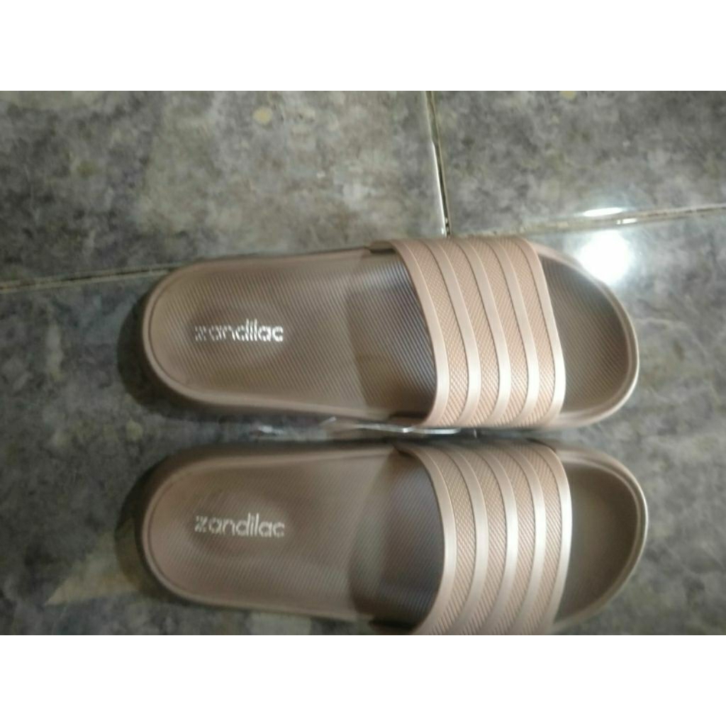 Sandal Slip On Pria & Wanita – Nyaman, Ringan, Anti Slip