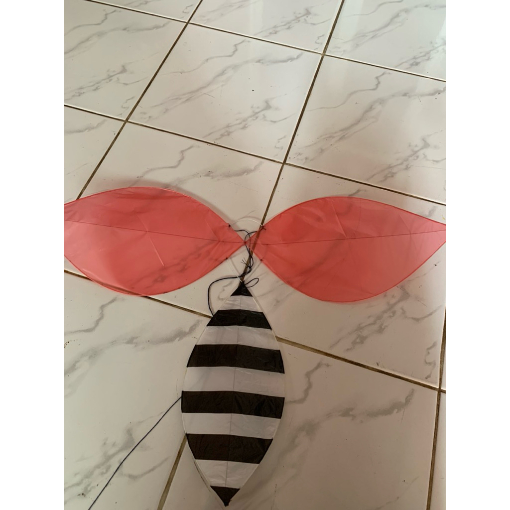 layangan tawon fiber siap terbang