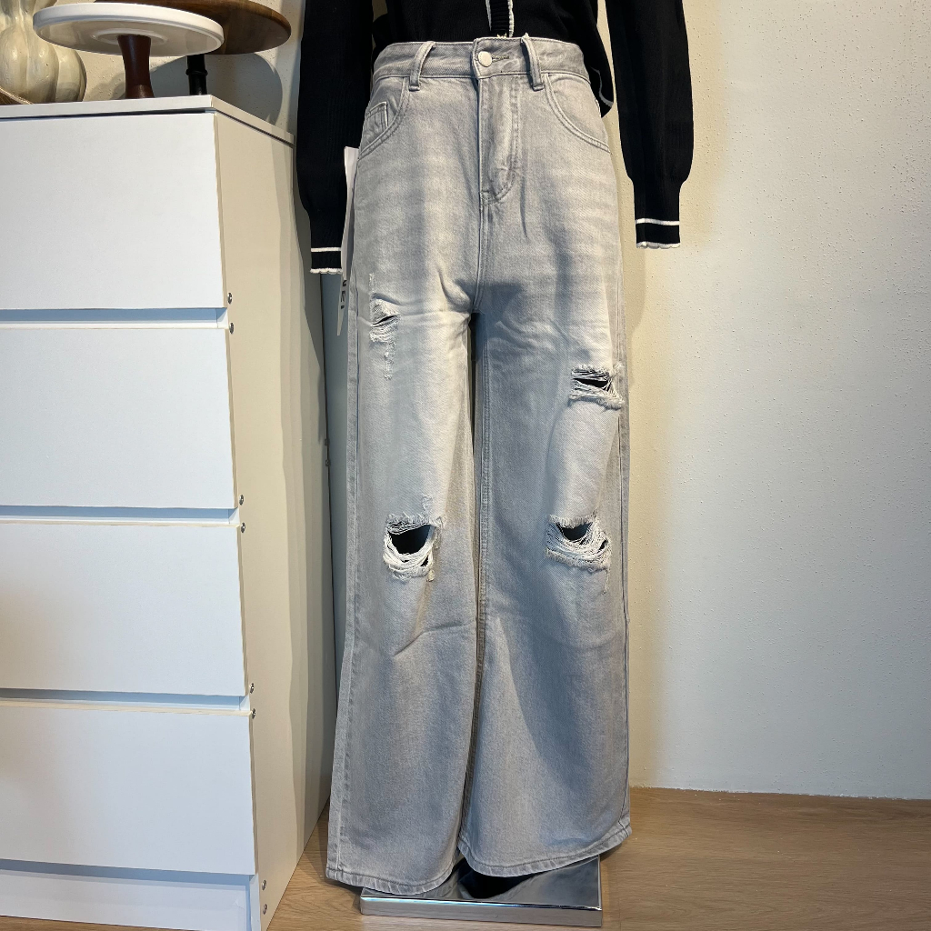 Sora Ripped Jeans | Korean Jeans | Korean Style | Celana Wanita Stylish | Celana jeans