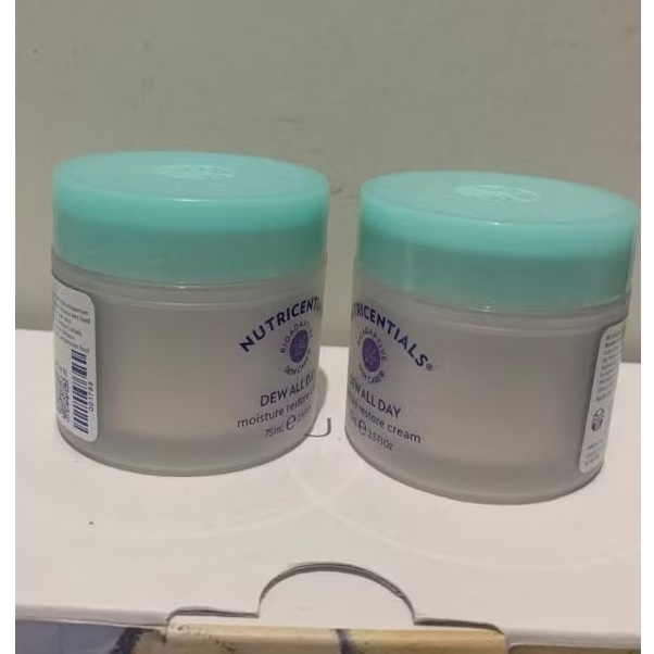 

DEWW ALL DAYY MOISTUREE REST0REE CREMM