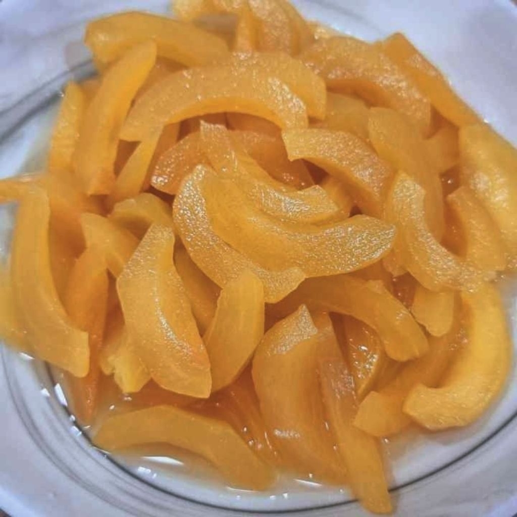 

Manisan buah pala segar kaya khasiat /KG