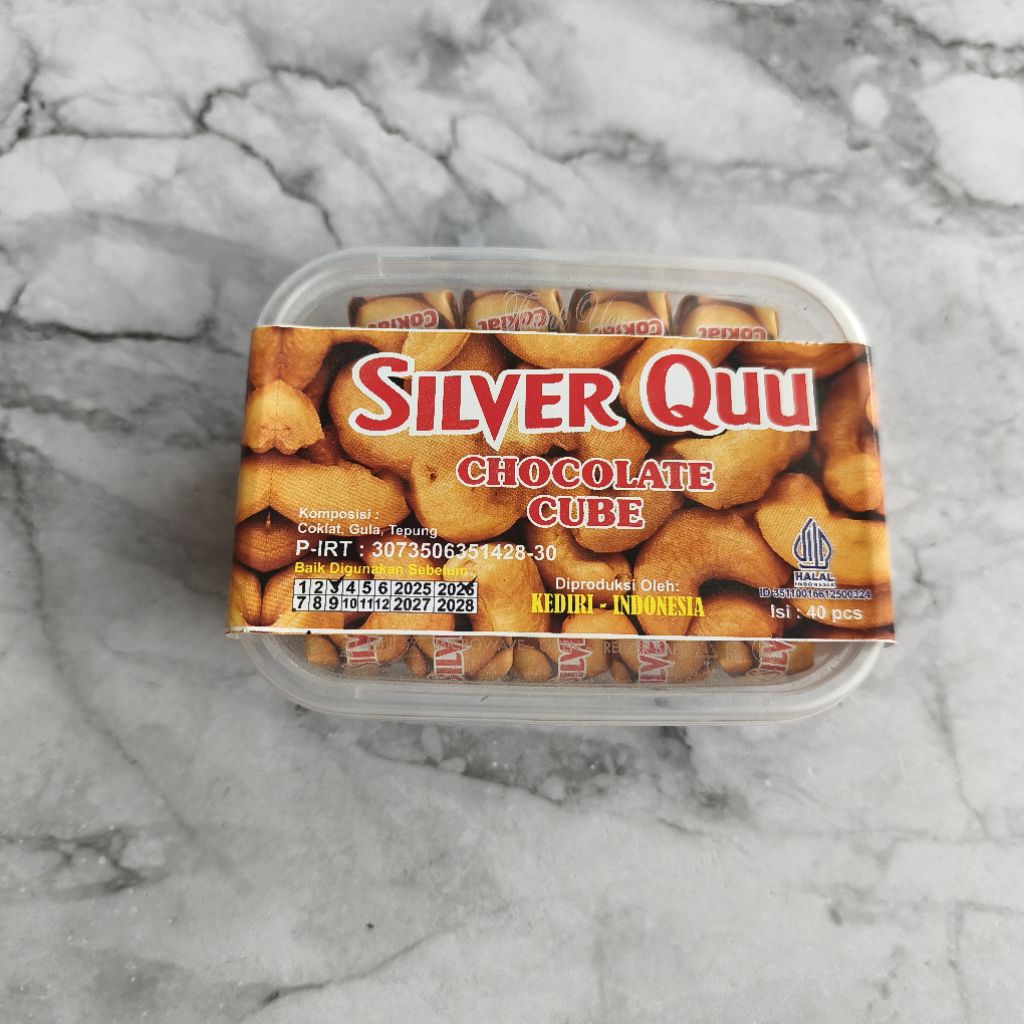 

Cokelat Cube SILVER QUU / Cokelat Dadu isi 40 Pcs