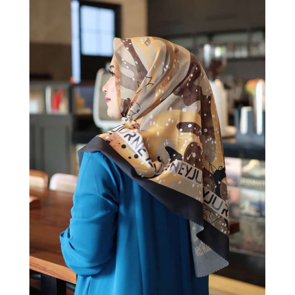 NUANSA KUNING MUSTARD hijab segiempat denay voal motif semarang