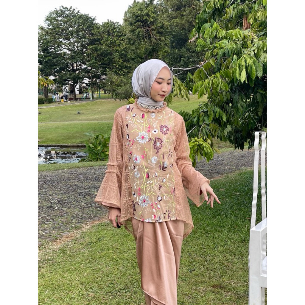 AZZURA OUTER | TUNIC BRUKAT | OUTER TILE GARDEN | OUTFIT WISUDA | BAJU WISUDA | OUTFIT LAMARAN | OUT
