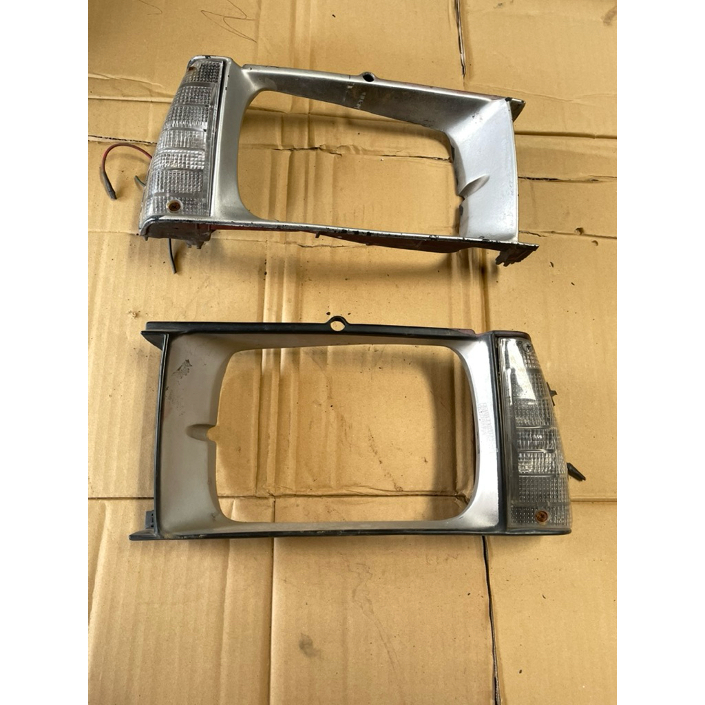 Lis Frame Lampu Corolla DX 81 Kotak