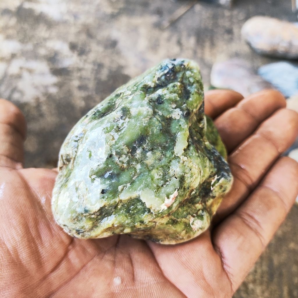Bongkahan batu giok aceh 300 gram