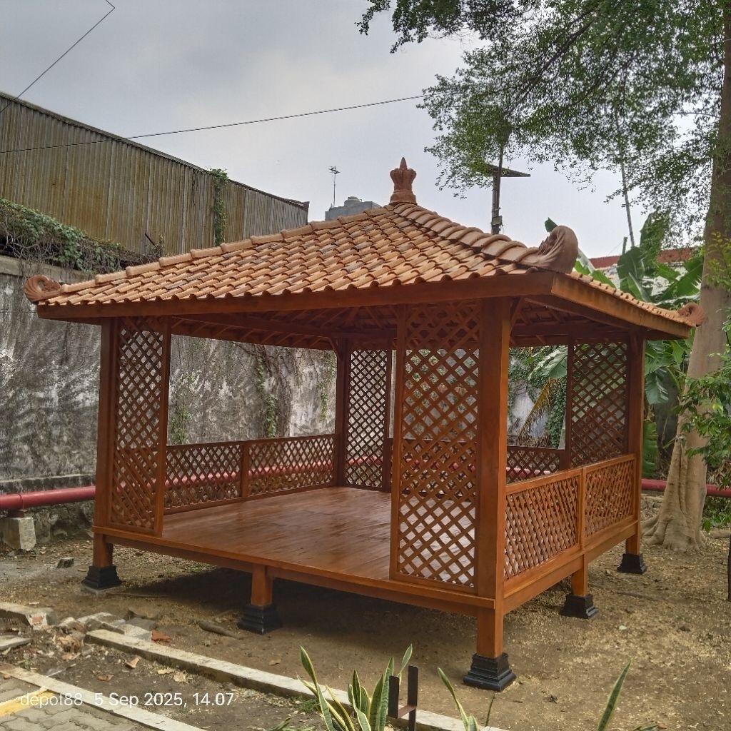 Gasebo kayu jati 4*4m