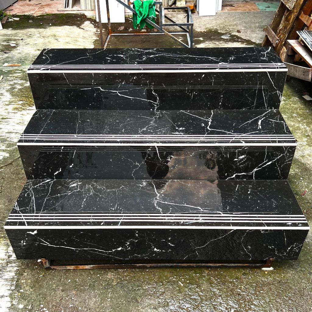 GRANIT TANGGA HITAM CORAK PUTIH