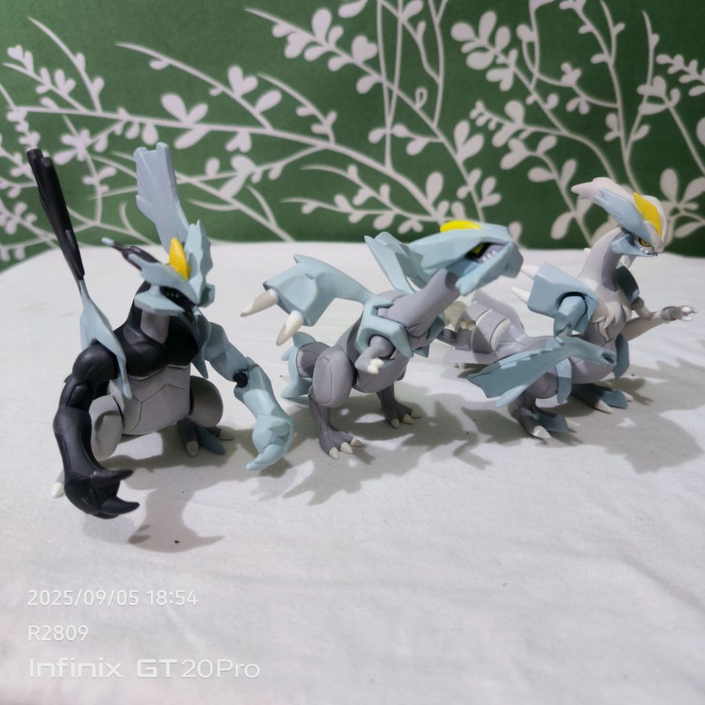 Pokemon Monster Collection Kyurem Set TOMY